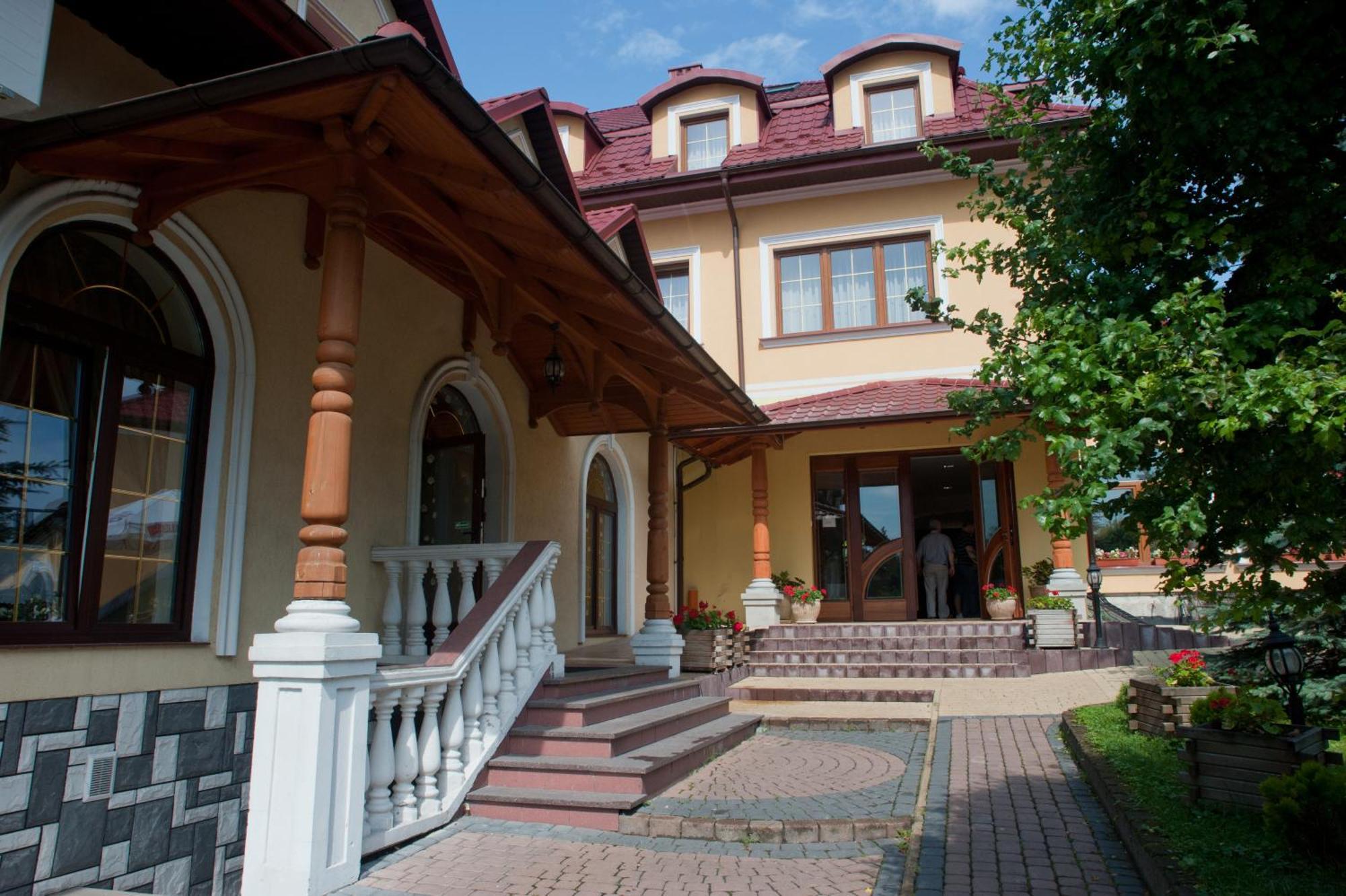 Hotel Antoni Tomaszow Lubelski Exterior photo